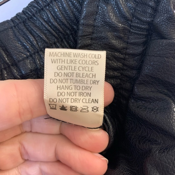 Max studio faux leather pants. Size M - Picture 9 of 9